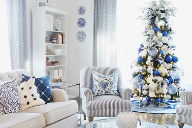 Dùng màu gì để trang trí dịp Giáng sinh ngoài 2 màu xanh, đỏ?