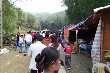 Phát hiện xe công đi chùa, báo ngay chủ tịch tỉnh