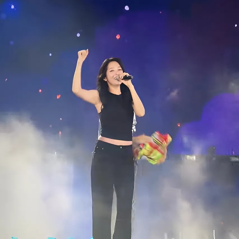 Bảo Anh lên tiếng về sự cố trang phục trong đêm nhạc ở Quảng Ninh - 1 Bảo Anh lên tiếng về sự cố trang phục trong đêm nhạc ở Quảng Ninh - 1