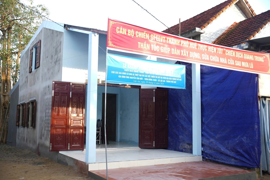 Huế bàn giao ngôi nhà đầu tiên trong “Chiến dịch Quang Trung” - 2