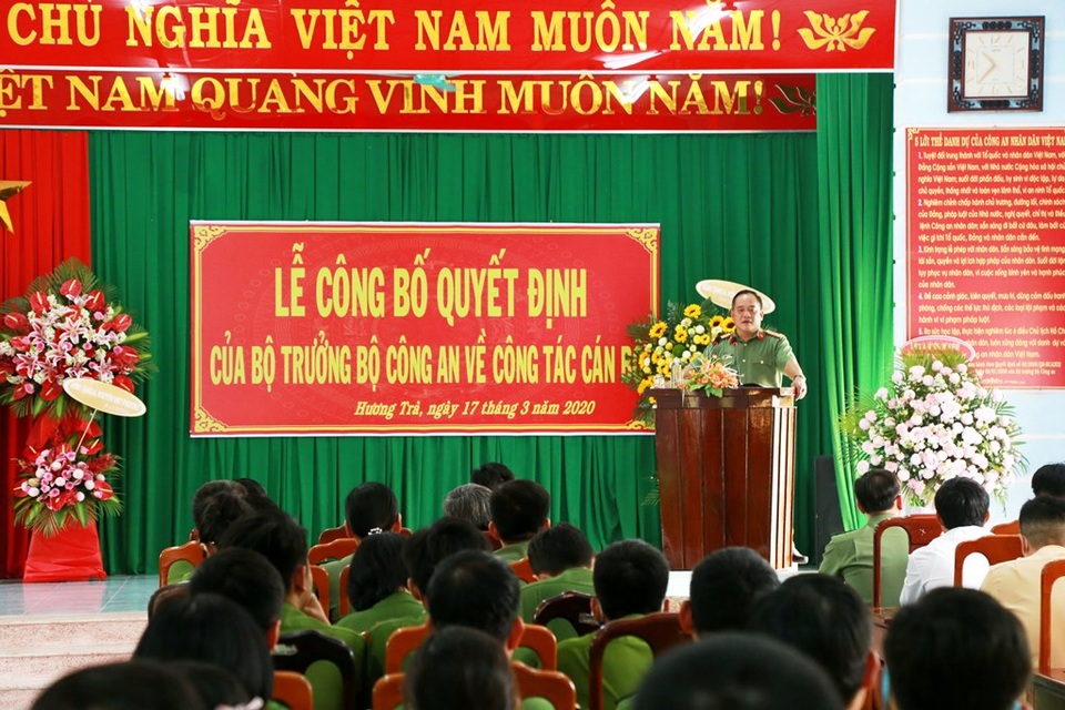 Điều động, bổ nhiệm hàng loạt cán bộ Công an tỉnh Thừa Thiên Huế - 1 Điều động, bổ nhiệm hàng loạt cán bộ Công an tỉnh Thừa Thiên Huế - 1
