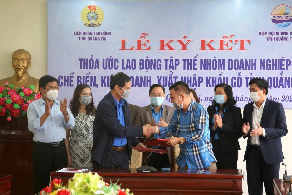 Doanh nghiệp kinh doanh gỗ cam kết thưởng Tết tối thiểu một tháng lương - 1 Doanh nghiệp kinh doanh gỗ cam kết thưởng Tết tối thiểu một tháng lương - 1