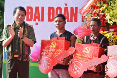 1.200 căn nhà cho người nghèo tại Đắk Lắk về đích trước hạn