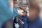 Phụ xe cõng nữ hành khách ngất xỉu vào bệnh viện, bỏ tiền túi ứng viện phí