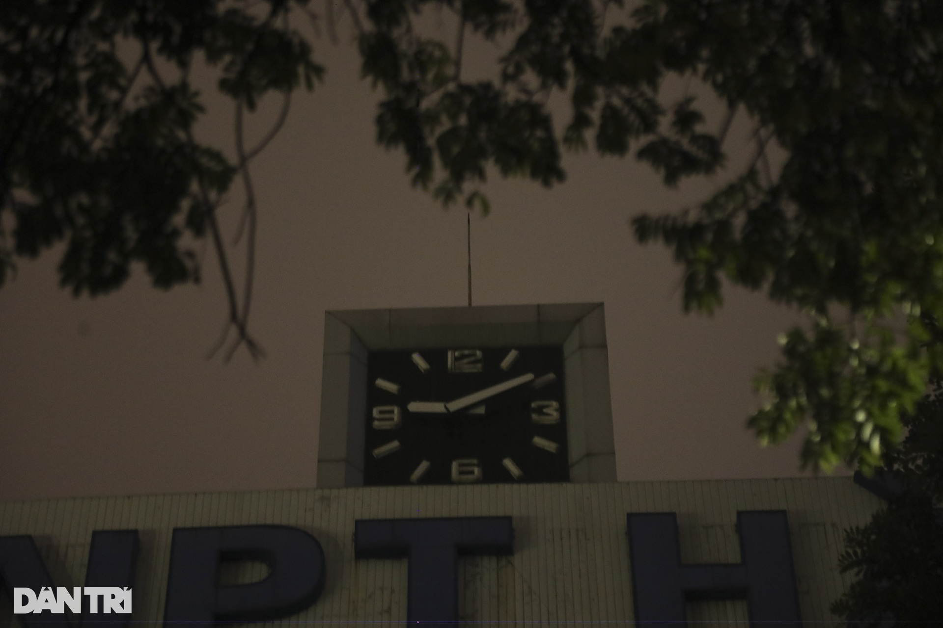 Phố đi bộ hồ Gươm tối om trong 60 phút diễn ra Giờ Trái đất 2023 - 4 Phố đi bộ hồ Gươm tối om trong 60 phút diễn ra Giờ Trái đất 2023 - 4