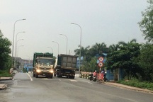 Truy tìm mùi hôi “tấn công” người dân khu Nam Sài Gòn