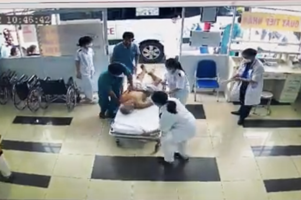 Ông lão ở TPHCM nguy kịch vì mắc nghẹn khi ăn bánh trung thu - 1 Ông lão ở TPHCM nguy kịch vì mắc nghẹn khi ăn bánh trung thu - 1