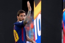 Messi tiếp tục chống đối, không còn coi mình là người của Barcelona