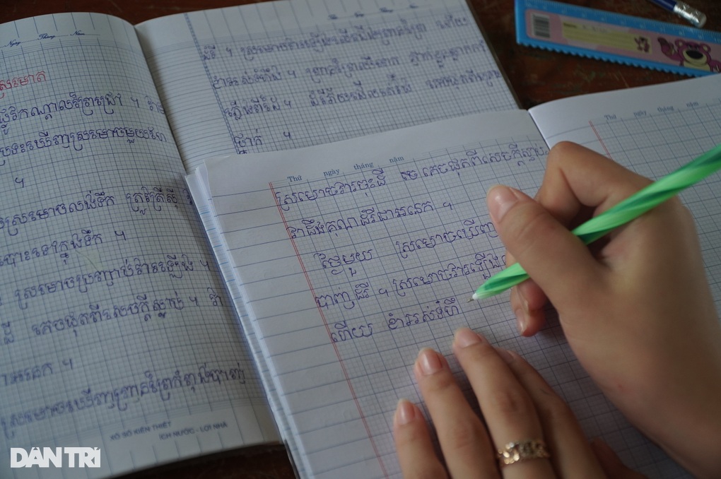 Chuyện cô giáo phải dạy không sách giáo khoa, tự dự giờ tiết dạy của mình - 3