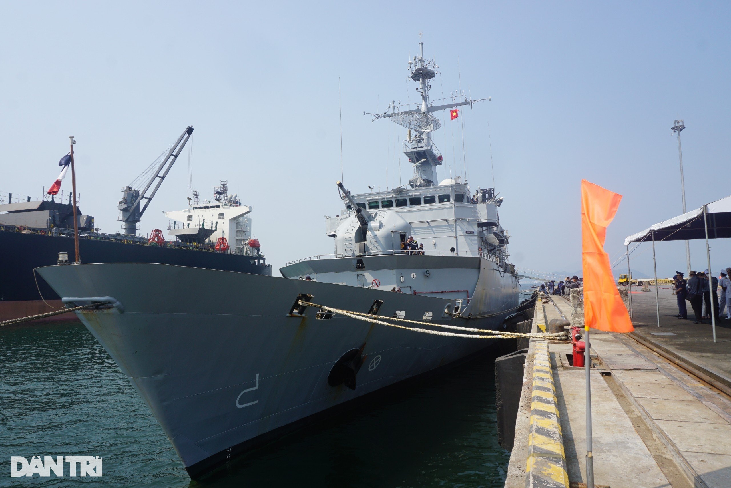 Tàu tuần dương Hải quân Pháp cập cảng Đà Nẵng - 1