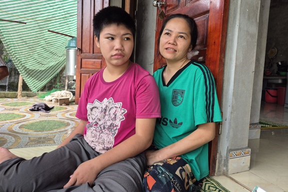 “Được bạn đọc báo Dân trí giúp đỡ, tôi có tiền đến viện”