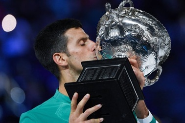 Novak Djokovic đặt mục tiêu sớm "vượt mặt" Serena Williams