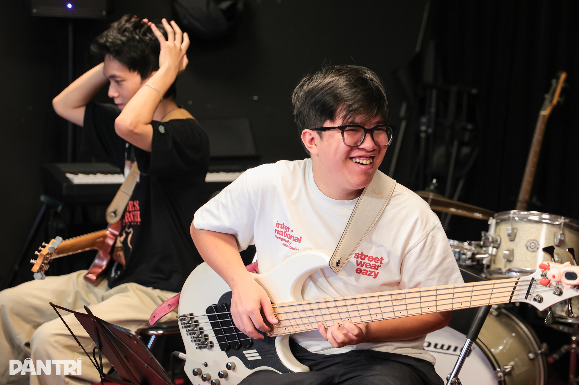 Concert Rực rỡ ngày mới: Đón chờ màn song ca Bùi Công Nam và Hương Tràm - 9 Concert Rực rỡ ngày mới: Đón chờ màn song ca Bùi Công Nam và Hương Tràm - 9