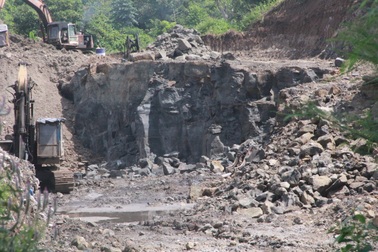 Đắk Lắk: Doanh nghiệp bị tố khai thác đá trái phép, người dân khốn khổ!