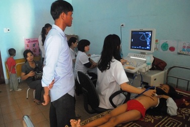 Khám sàng lọc bệnh tim bẩm sinh miễn phí cho 300 trẻ em nghèo