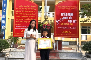 Được tuyên dương trả lại của rơi, nam sinh ủng hộ tiền thưởng cho quỹ Covid