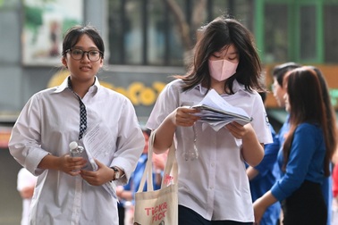 Mặt trái thiết bị điện tử với giới trẻ vào đề tiếng Anh thi lớp 10 ở Hà Nội