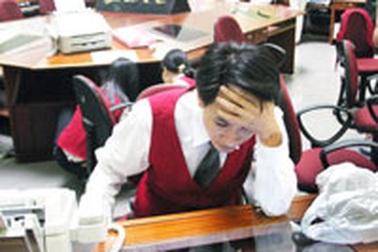 Thuế chuyển nhượng chứng khoán và lãi trái phiếu là 0,1%