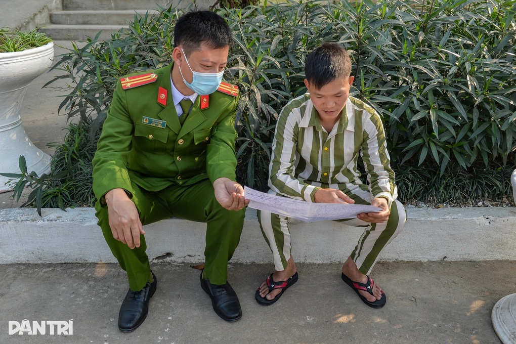 Sự ăn năn của phạm nhân mang án chung thân và mong ước được trở về bên mẹ - 2 Sự ăn năn của phạm nhân mang án chung thân và mong ước được trở về bên mẹ - 2