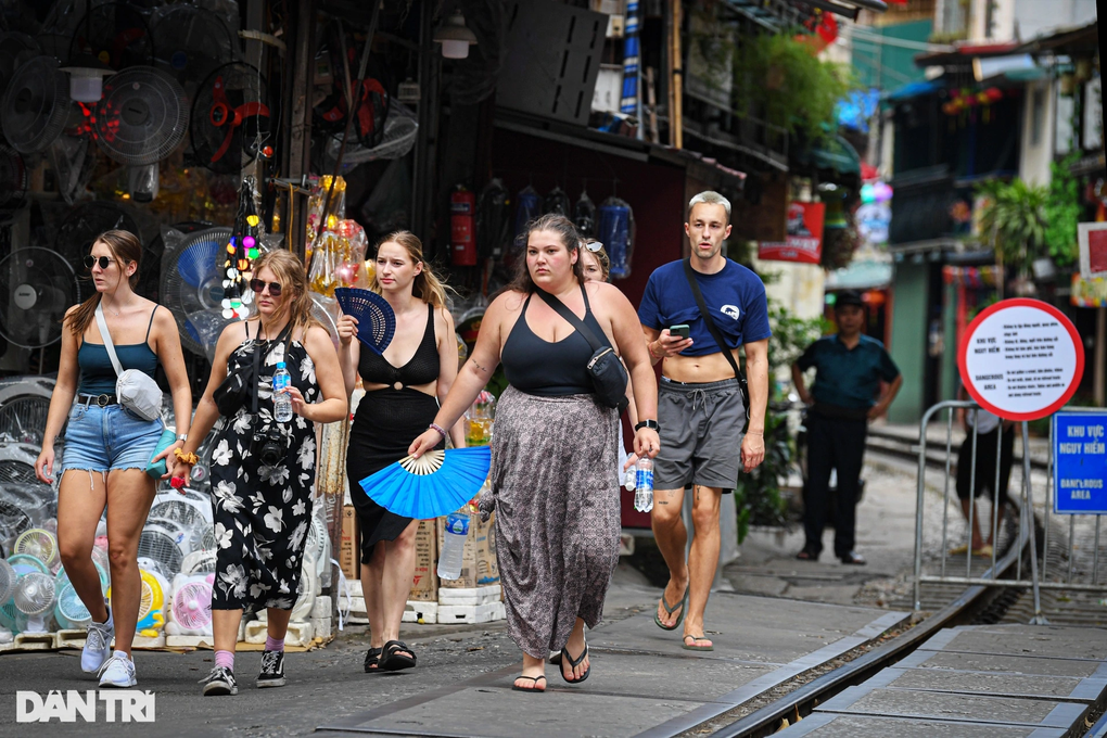 Mở cửa hoàn toàn du lịch, Việt Nam vẫn đói khách quốc tế - 3 Mở cửa hoàn toàn du lịch, Việt Nam vẫn đói khách quốc tế - 3
