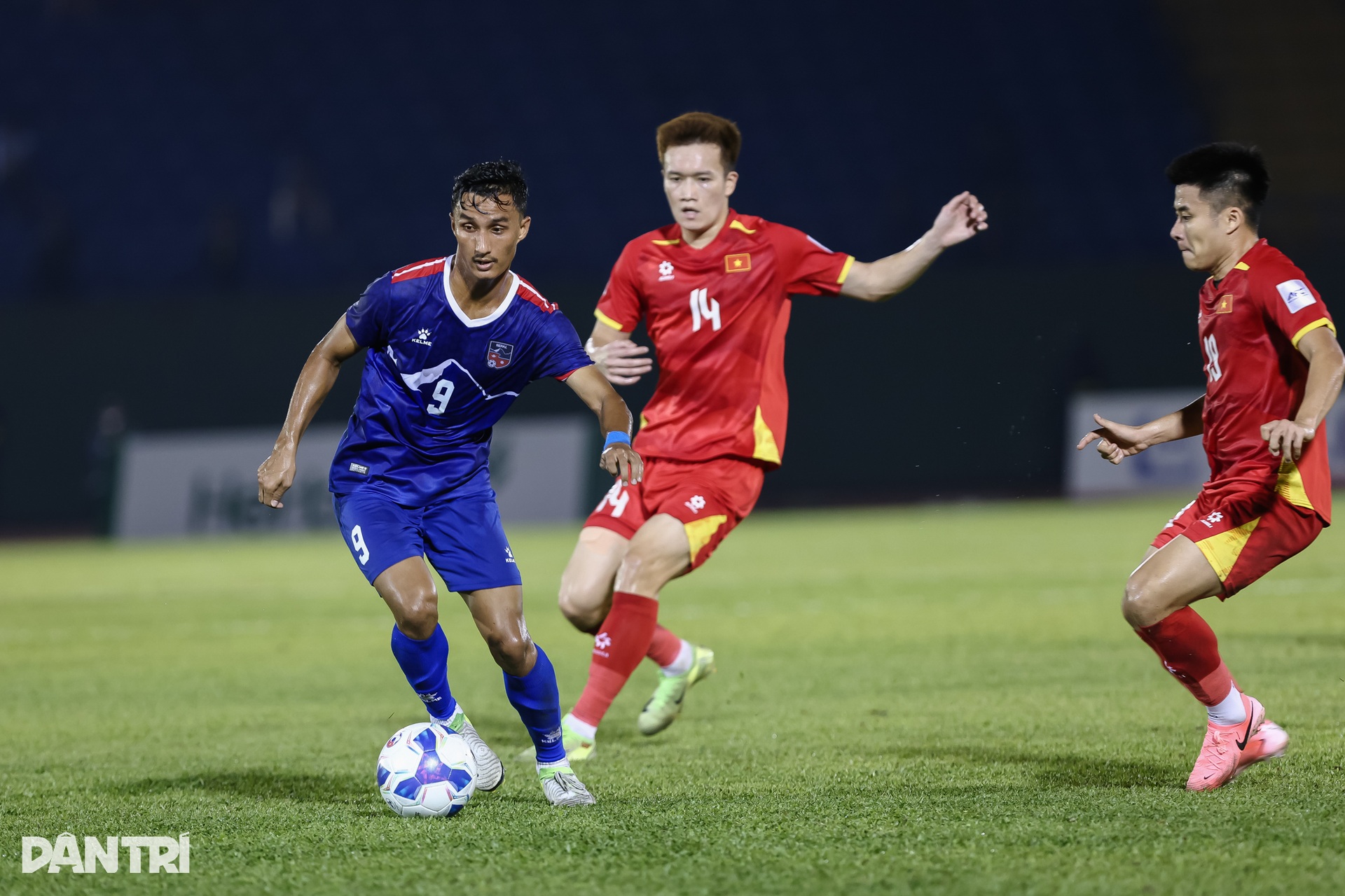 Chiến thắng vất vả của tuyển Việt Nam trước Nepal ở vòng loại Asian Cup - 5 Chiến thắng vất vả của tuyển Việt Nam trước Nepal ở vòng loại Asian Cup - 5