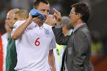 Rio Ferdinand ấm ức vì bị Capello lừa dối