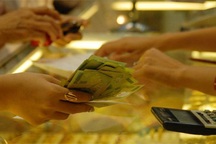 Giá vàng biến động bất thường, tỷ giá giảm nhẹ