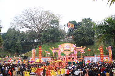 Những ngôi đền nổi tiếng trên thượng nguồn sông Hồng