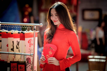 Tết đầu ở nhà chồng, lời mẹ chồng nói khiến nàng dâu mới rơi nước mắt