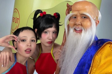 Quỳnh Anh Shyn xin lỗi, gỡ bộ ảnh hóa trang "ông Thọ" gây tranh cãi