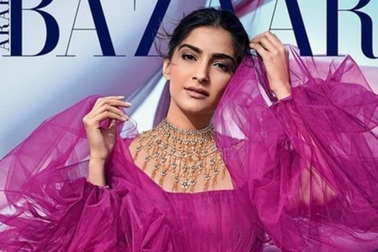 Nhan sắc kiêu sa của minh tinh Ấn Độ Sonam Kapoor