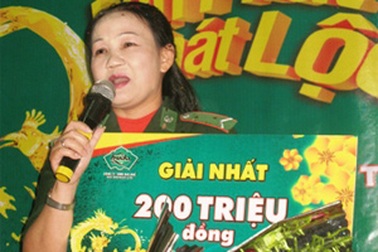 Vui tột độ khi trúng thưởng đầu năm mới cùng Bia Huế 