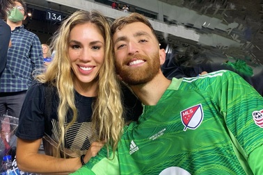 Nữ cổ động viên "tài sắc vẹn toàn" của Arsenal