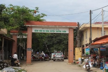 Phó giám đốc bệnh viện bị tố quan hệ bất chính với nữ điều dưỡng