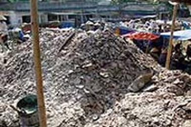 Di chỉ ngàn năm bị đào lên để... xây chợ 