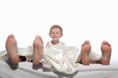 “Nhịn yêu” vì vướng con