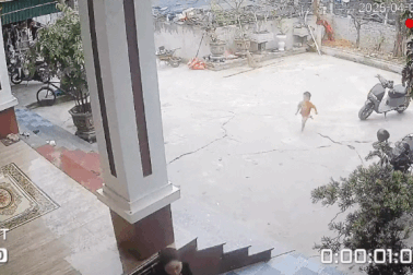 "Người hùng nhí" chưa tròn 3 tuổi nhanh trí cứu bạn đuối nước