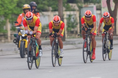 Sau tai nạn, tay đua người Nga trở lại tranh áo vàng giải xe đạp toàn quốc