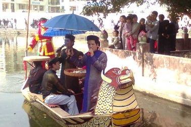 Nô nức nghe hát quan họ trong hội xuân