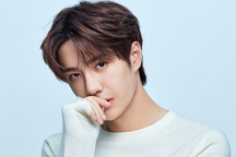 Vương Nhất Bác mệt mỏi vì hành động của “fan cuồng”