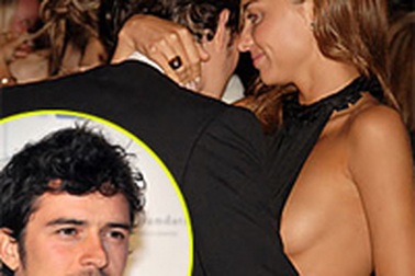 Orlando Bloom công khai “âu yếm” siêu mẫu Miranda Kerr 
