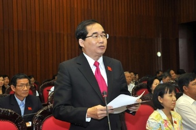 Tranh luận gay gắt với đại biểu Hoàng Hữu Phước về luật Biểu tình