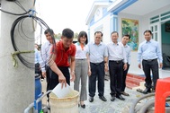 Nước sạch - Quà Tết ý nghĩa cho người dân vùng nhiễm mặn