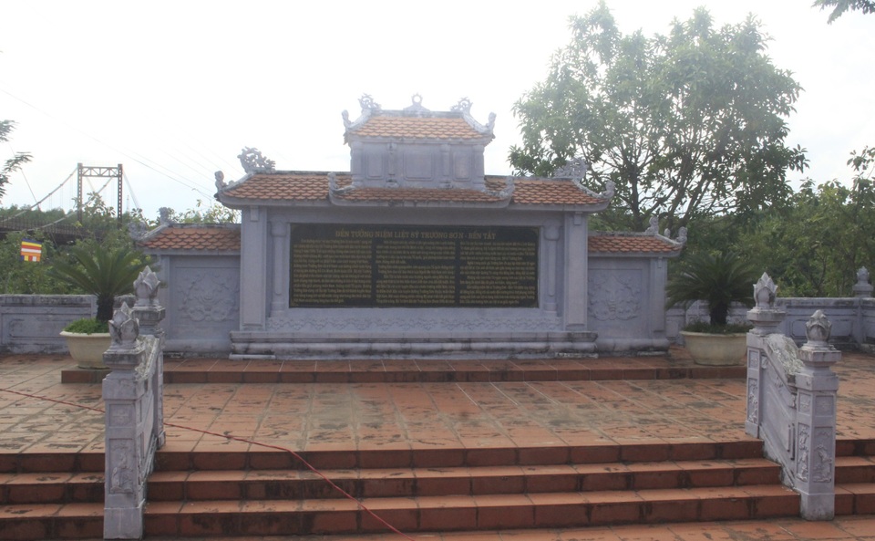 Lễ tri ân các anh hùng, liệt sĩ tại Đền tưởng niệm Trường Sơn- Bến Tắt - 4 Lễ tri ân các anh hùng, liệt sĩ tại Đền tưởng niệm Trường Sơn- Bến Tắt - 4