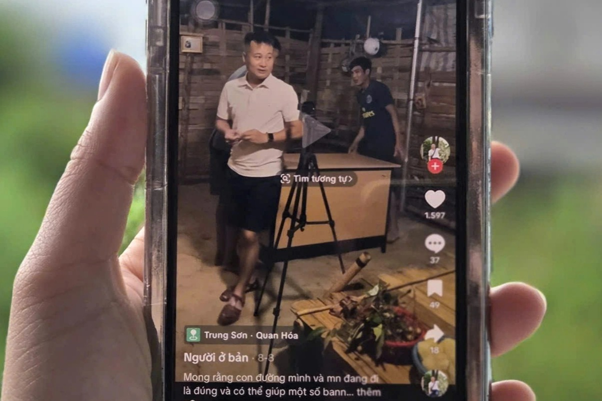 Đại úy công an livestream bán nông sản giúp dân bản thoát nghèo - 3