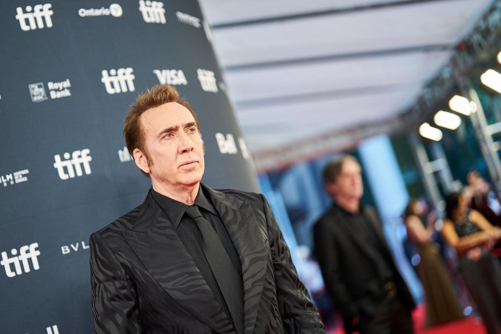 After plowing and paying off debt, Nicolas Cage happily raised his children at the age of 60 - 1
