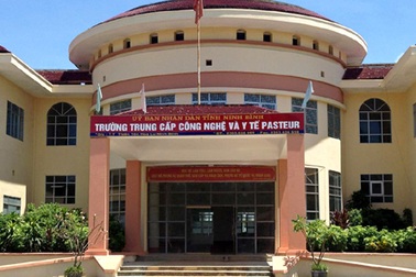 Học Dược sỹ trung cấp: Giấc mơ làm thầy thuốc