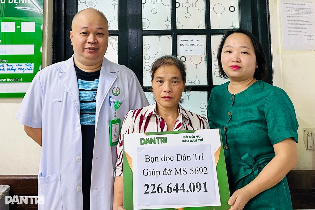 Hơn 326 triệu đồng tiếp sức người mẹ từng bất lực nhìn chồng con nguy kịch - 1