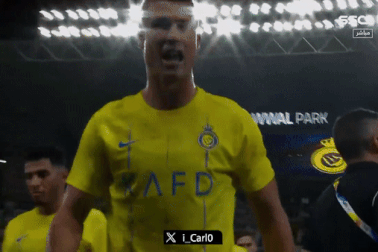 Nổi điên vì không được phạt đền, C.Ronaldo quát mắng trọng tài