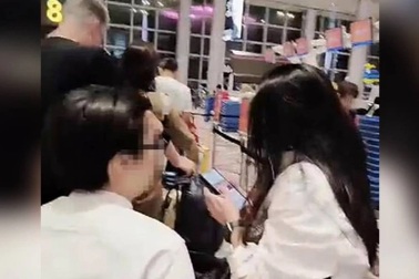 Cô gái lỡ ngày giỗ đầu của bố vì máy bay hết chỗ ngồi